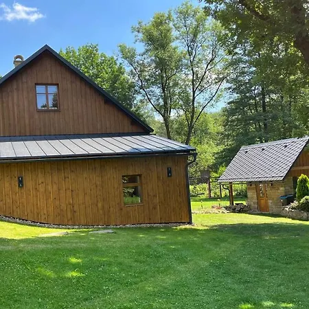 Rybna 山林小屋 Hradisko
