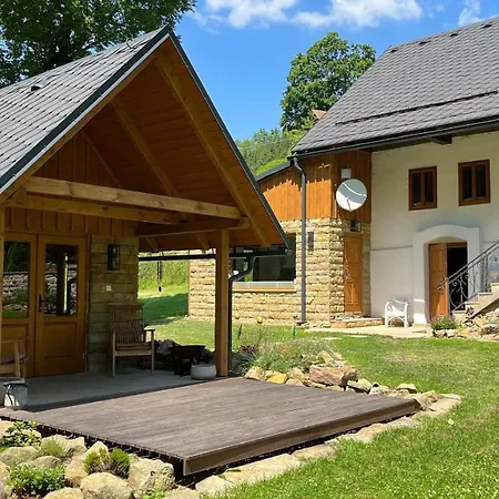 山林小屋 Rybna